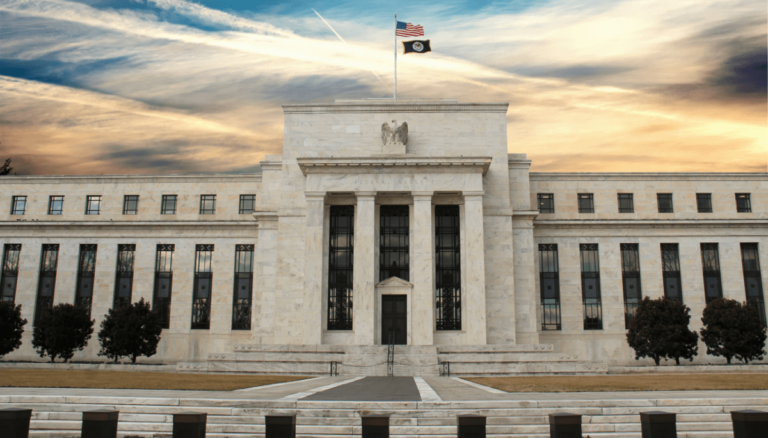 A new report from the Federal Reserve indicates that Silvergate Bank has been overly focused on cryptocurrency, with an upper management rife with favoritism and ineffectiveness in managing risks, ultimately leading to its collapse.