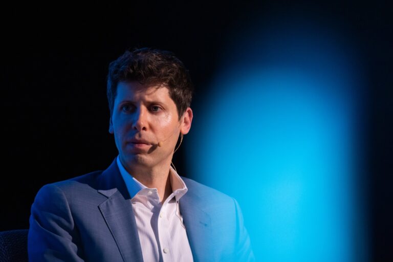 According to Bloomberg news, OpenAI will reinstate Sam Altman.